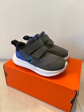 Nike Star Runner 3 Kids Gray and Blue Velcro Sneakers Size 5C